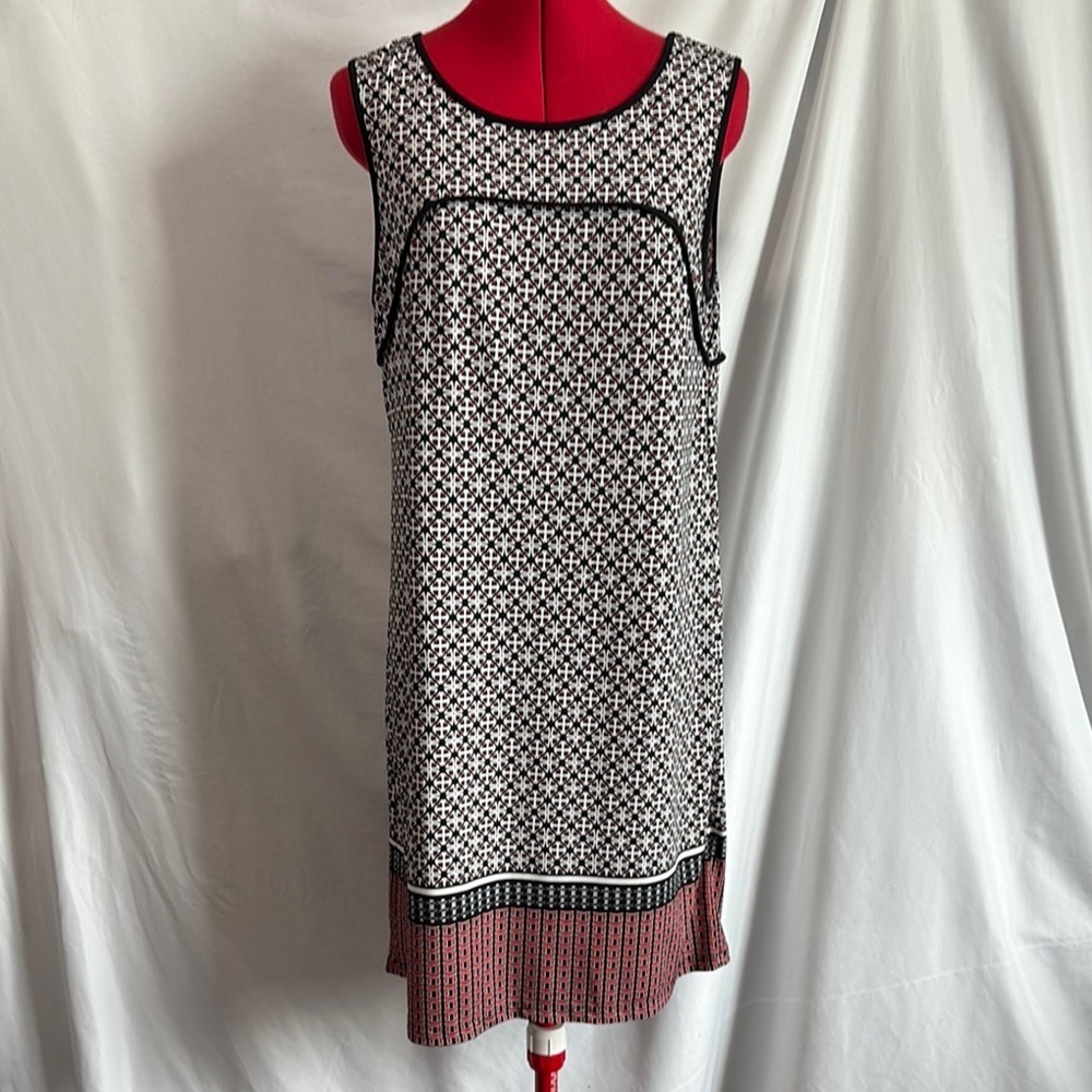 Max Studio Black and White Geometric Mini Dress LL112